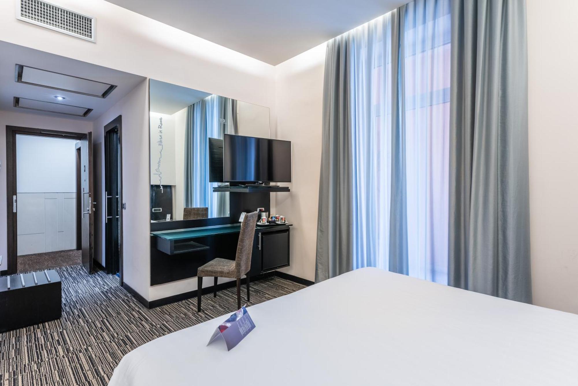 Best Western Plus Hotel Universo — Photos 1